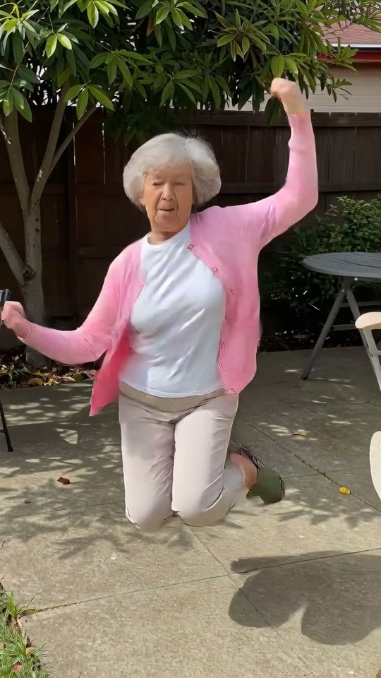 Zero-G Zany zany emote made from one photo